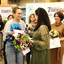 cпециальный приз от 7ЦВЕТОВ в Задании 2 – Нина Тазеева