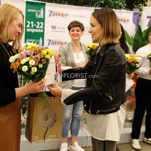 Инна Киренкова, специальный приз от компании 7ЦВЕТОВ
